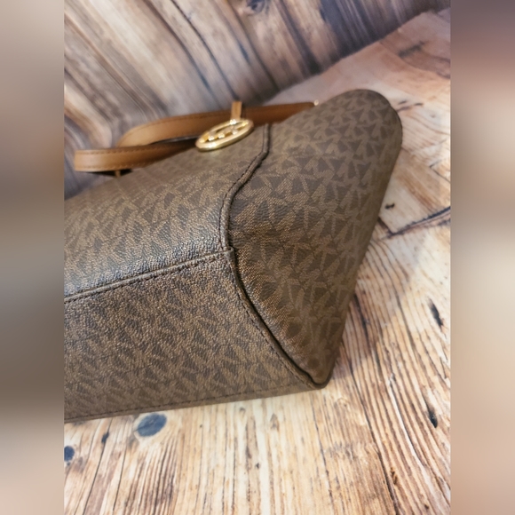 Michael Kors | Brown Jet Set Travel Large Chain-Strap Tote - Picture 5 of 10